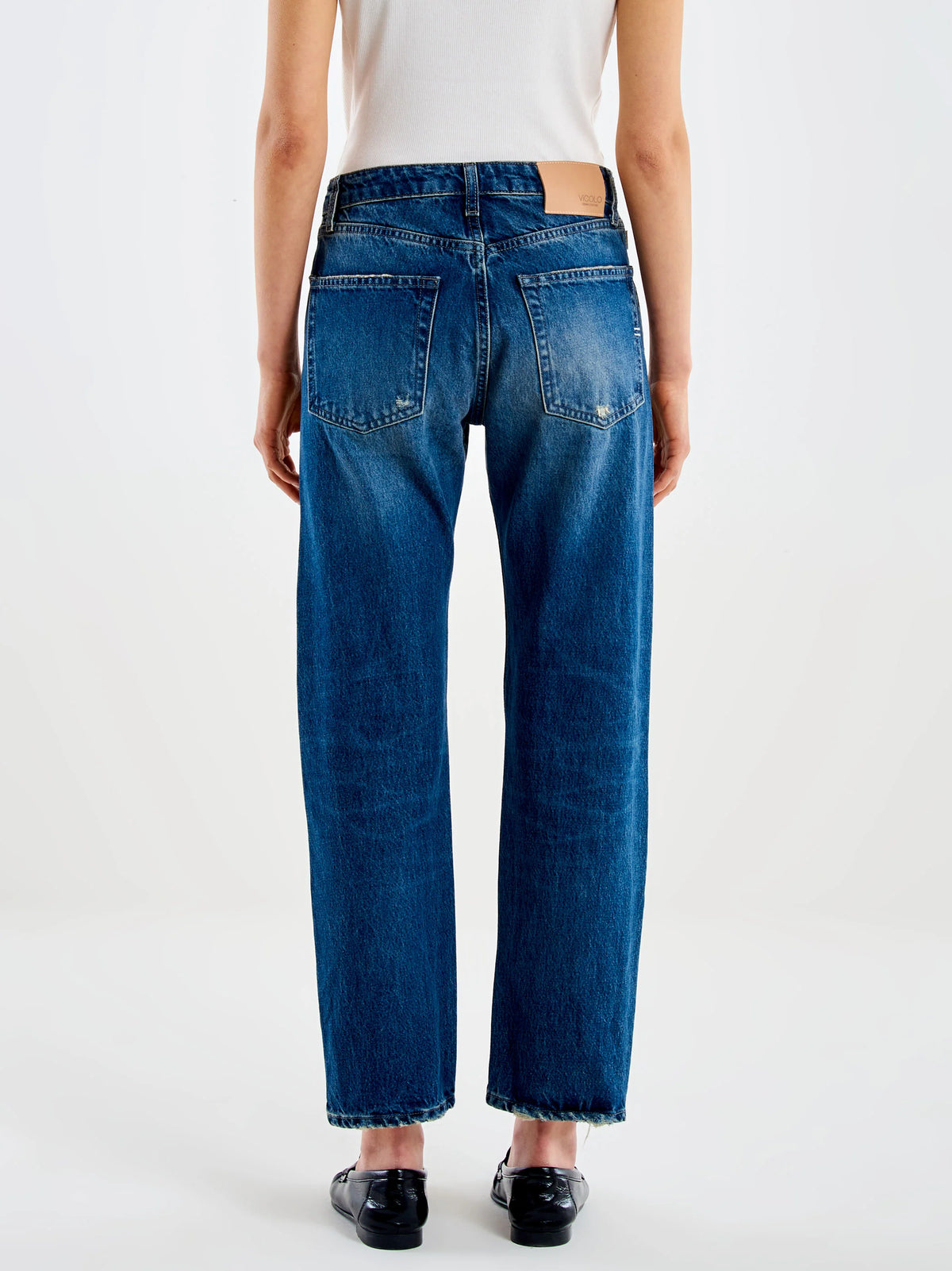 AI26 Vicolo Pantalone DAC5099