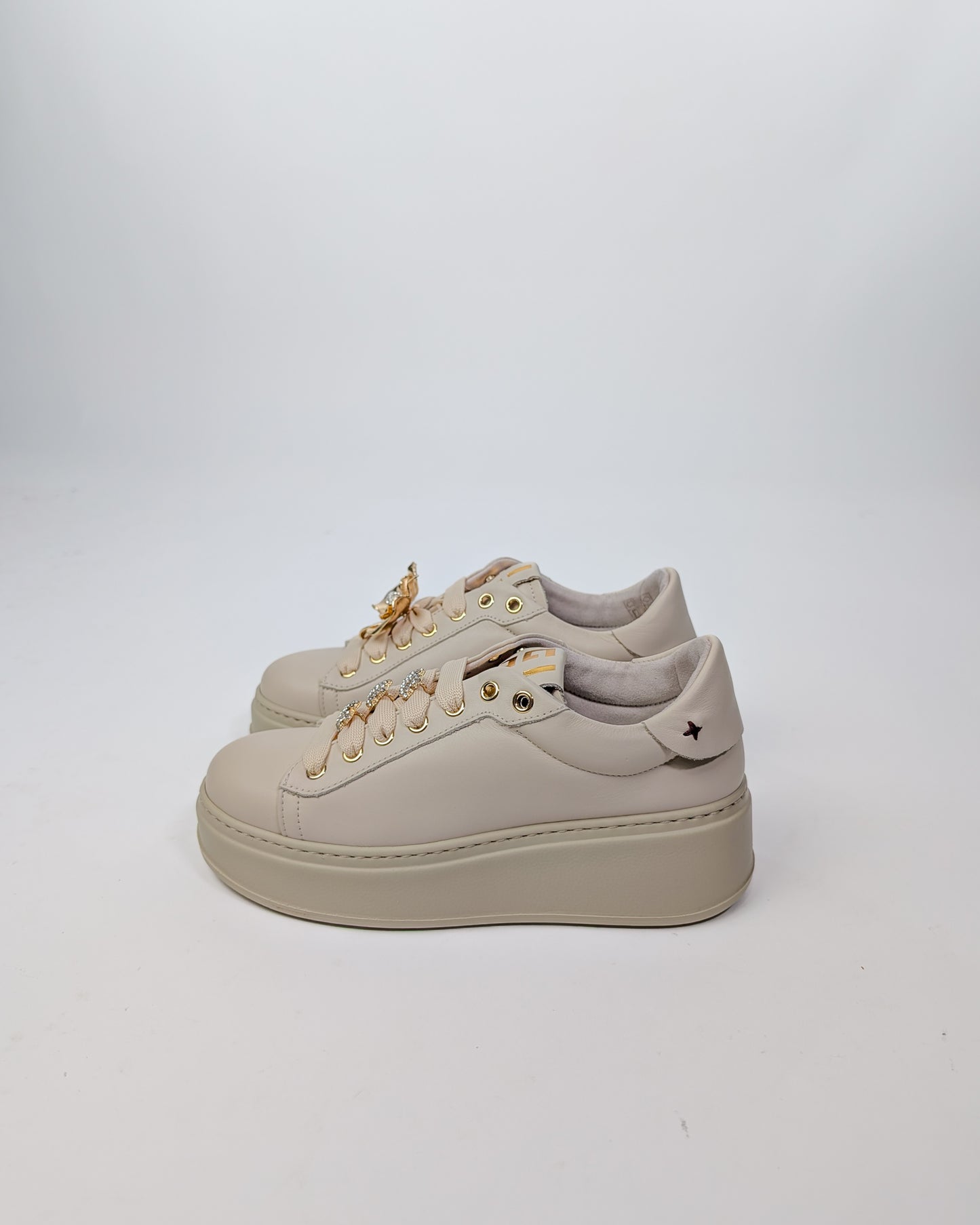 AI25 Gio+ Sneakers PIA426A Crema